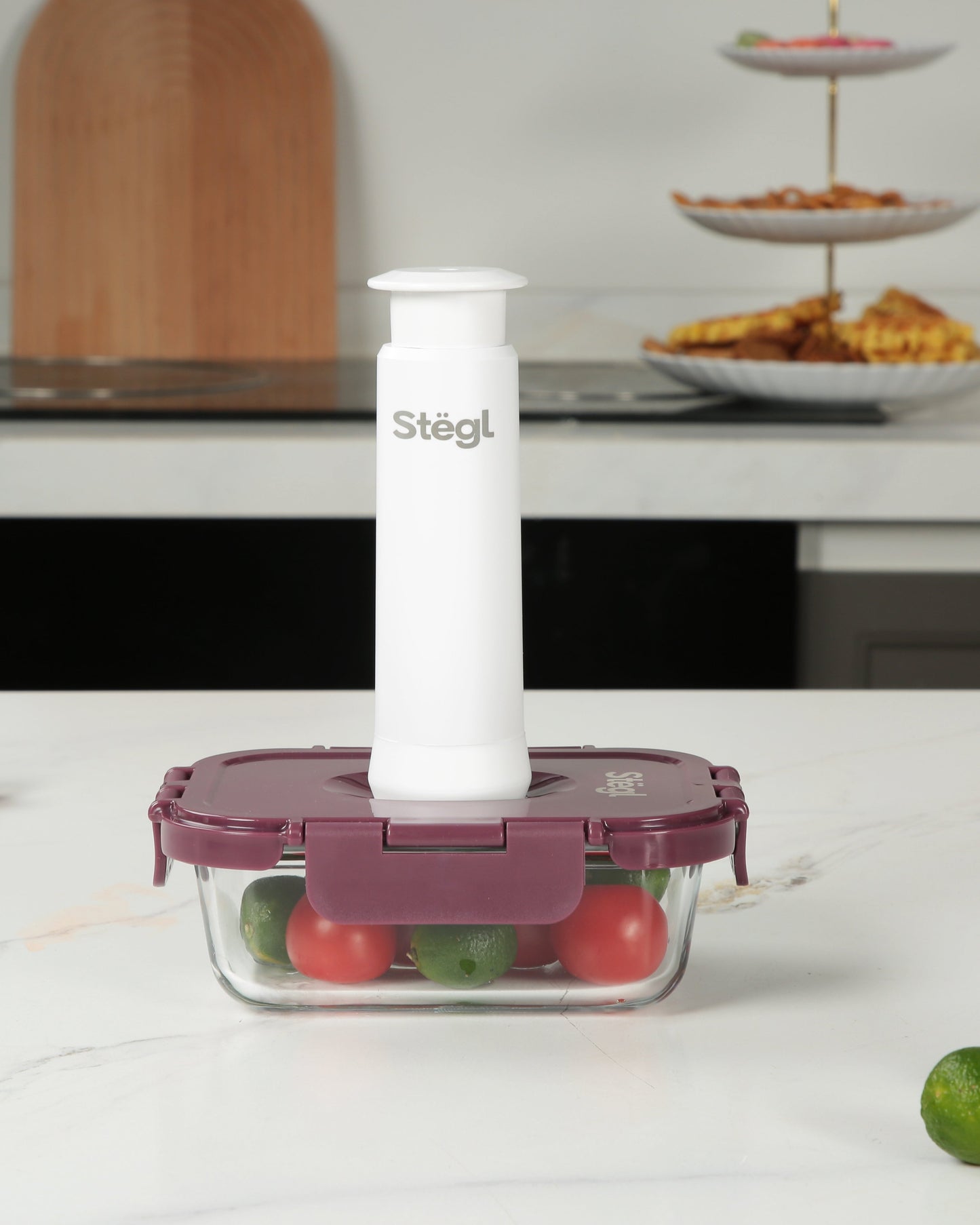 Glass Containers & Vacuum Pump