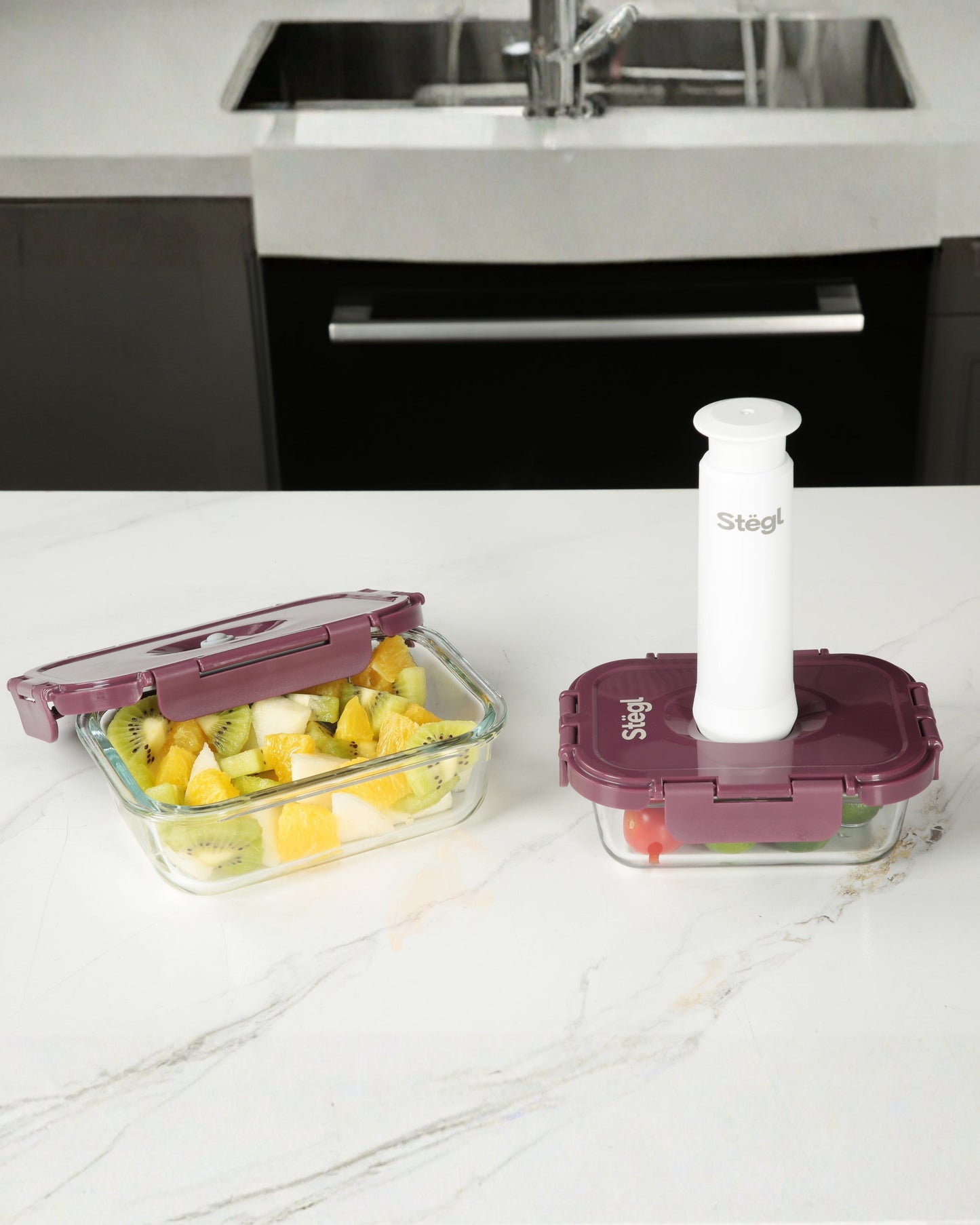 Glass Containers & Vacuum Pump